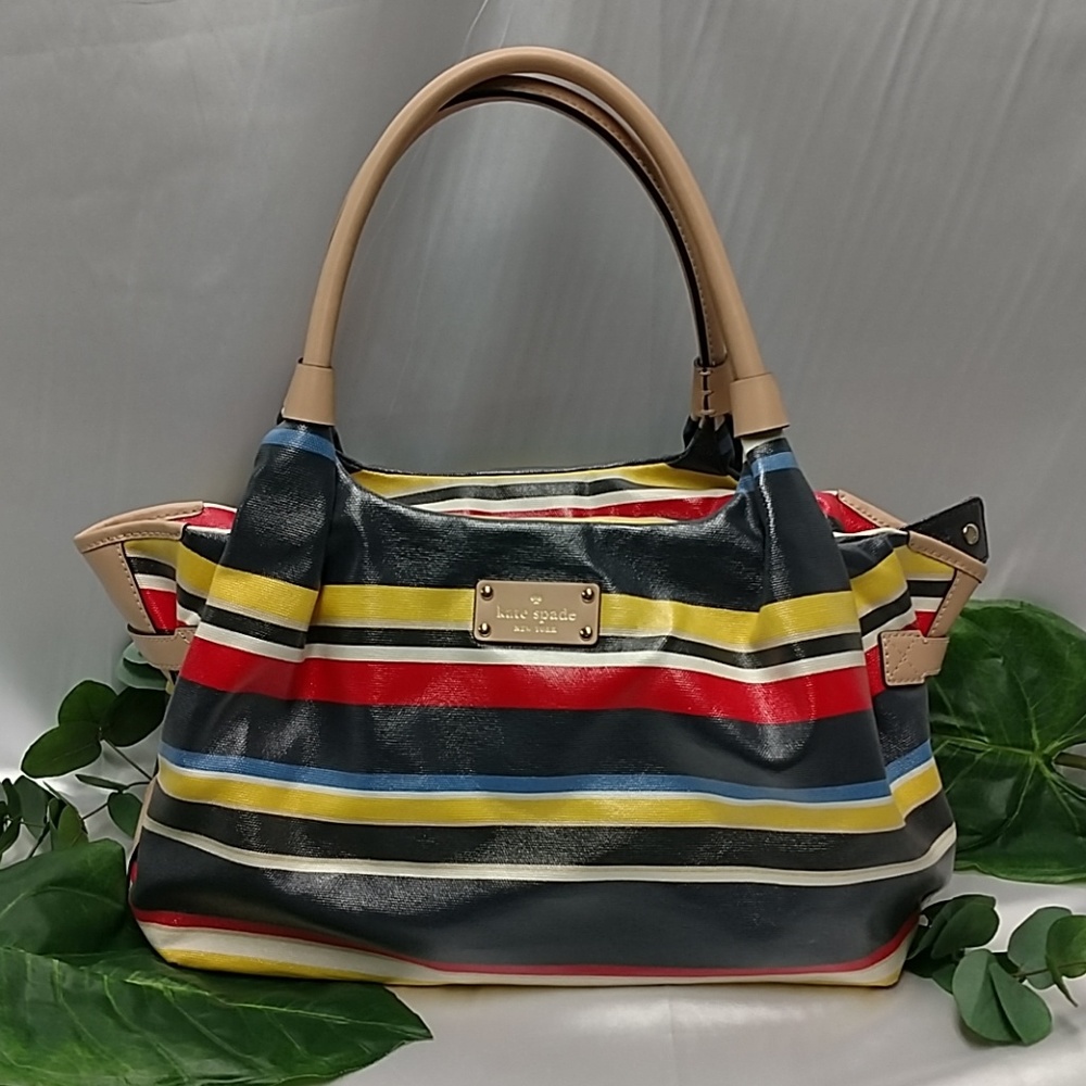 AUTHENTIC KATE SPADE PURSE STUNNING